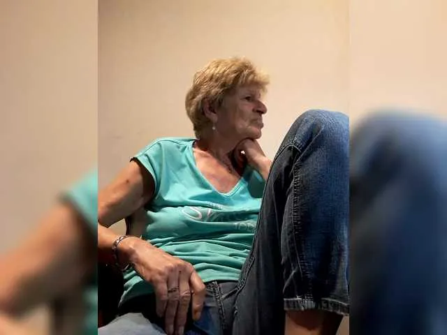 Live sex webcam photo for Reife-dame #291773788