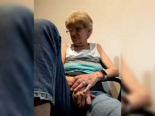 Live sex webcam photo for Reife-dame #291793425