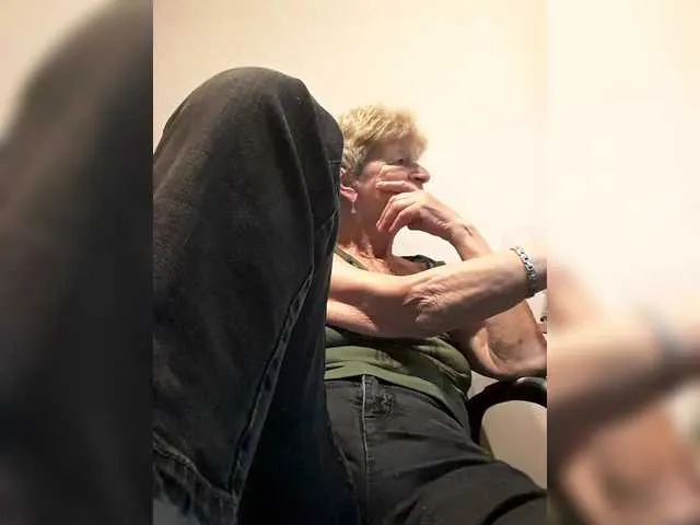 Live sex webcam photo for Reife-dame #291887915