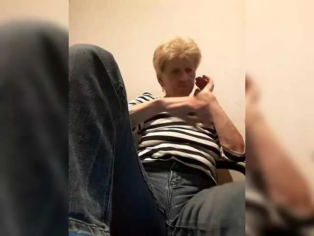 Live sex webcam photo for Reife-dame #291895022