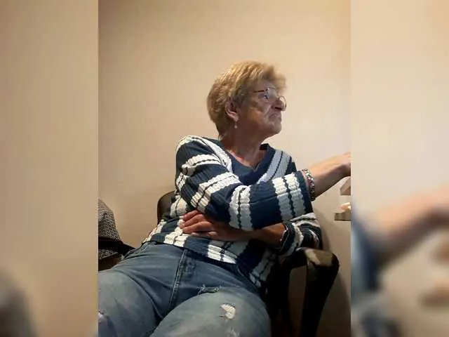 Live sex webcam photo for Reife-dame #292050594