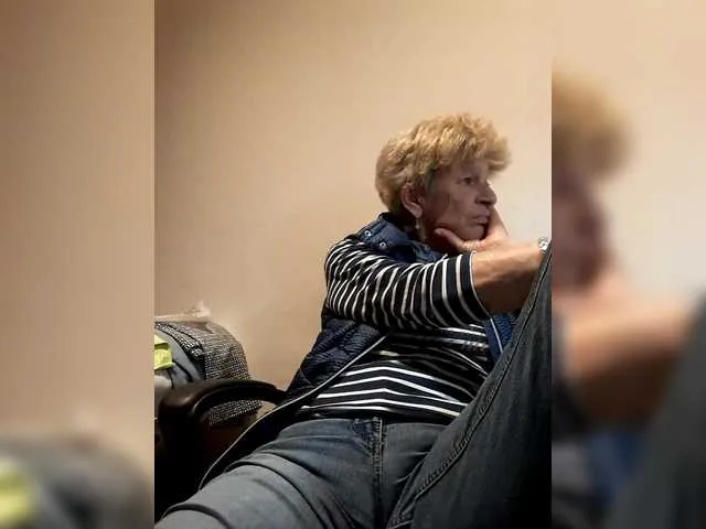 Live sex webcam photo for Reife-dame #292076227