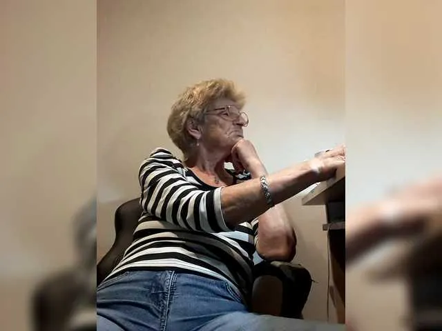 Live sex webcam photo for Reife-dame #292083379