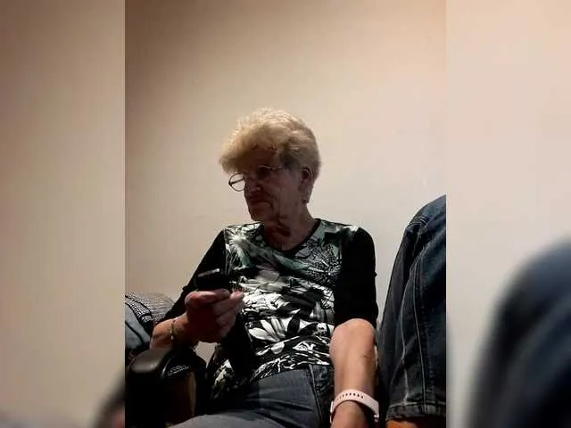 Live sex webcam photo for Reife-dame #292097112