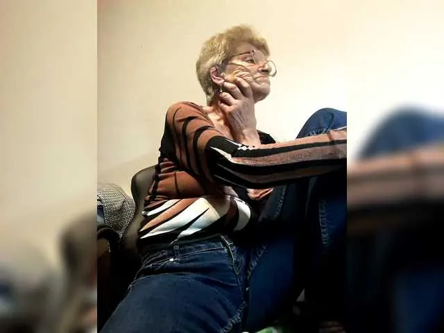 Live sex webcam photo for Reife-dame #292177546