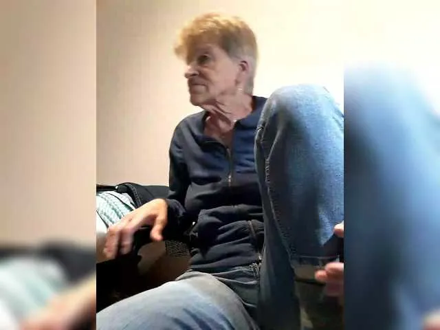 Live sex webcam photo for Reife-dame #292196933