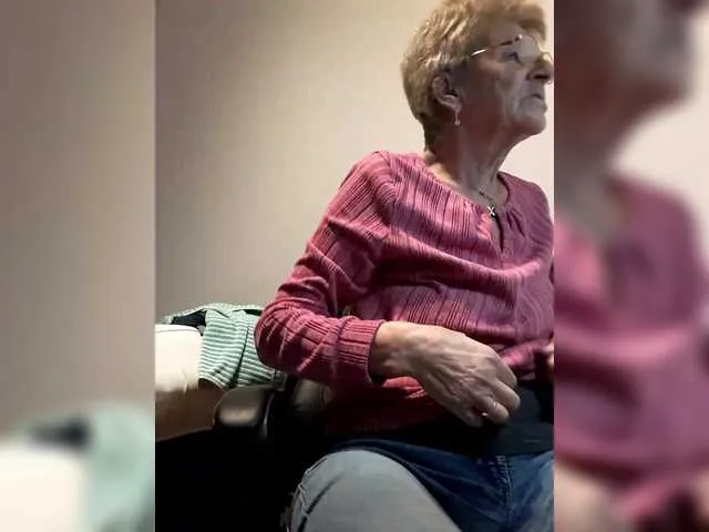 Live sex webcam photo for Reife-dame #292208912