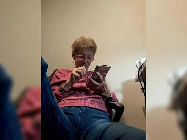 Live sex webcam photo for Reife-dame #292222881