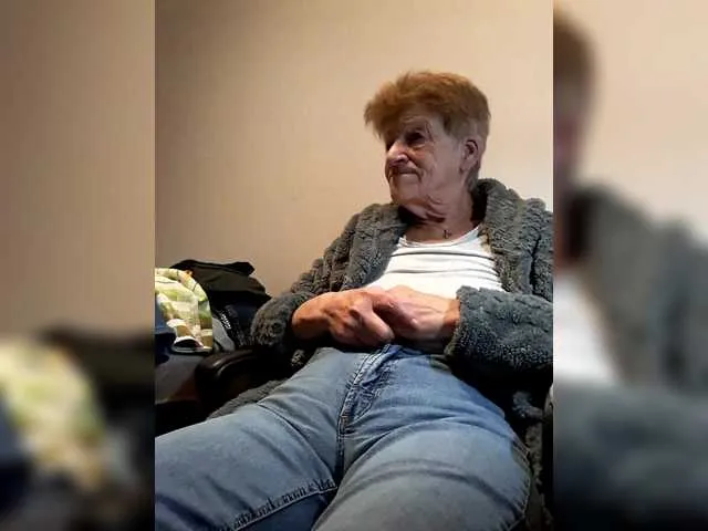 Live sex webcam photo for Reife-dame #292316603