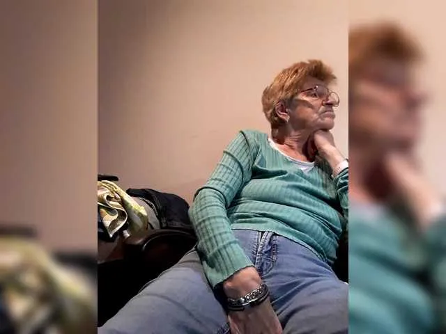 Live sex webcam photo for Reife-dame #292330334