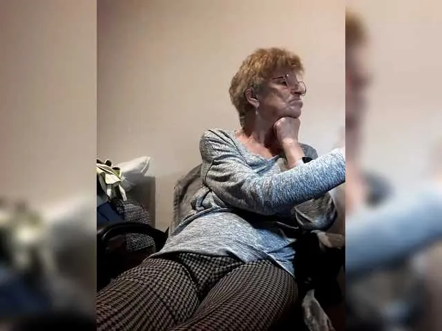 Live sex webcam photo for Reife-dame #292349784