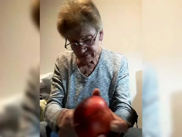 Live sex webcam photo for Reife-dame #292356798