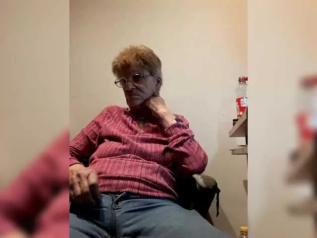 Live sex webcam photo for Reife-dame #292384322