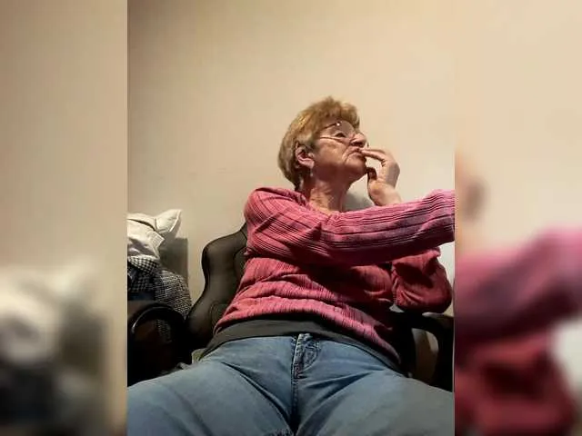 Live sex webcam photo for Reife-dame #292390075