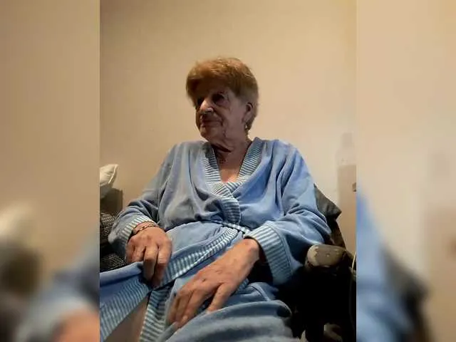 Live sex webcam photo for Reife-dame #292396680