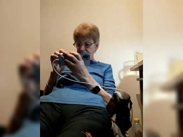 Live sex webcam photo for Reife-dame #292403379