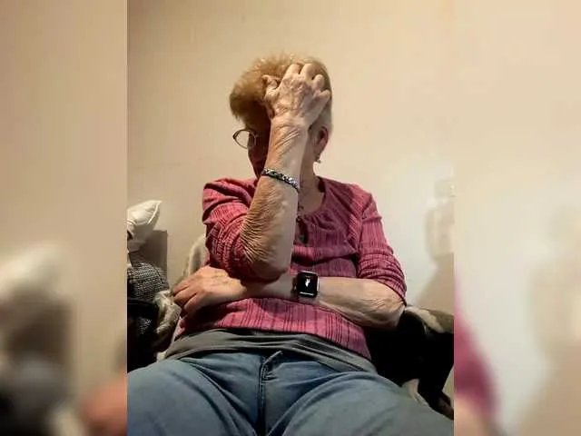 Live sex webcam photo for Reife-dame #292417765