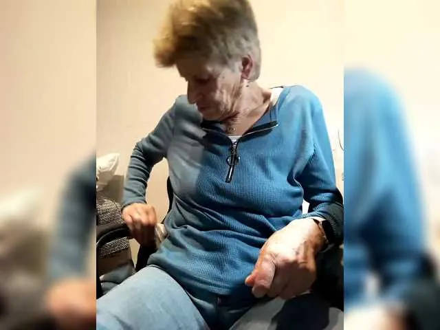 Live sex webcam photo for Reife-dame #292431185