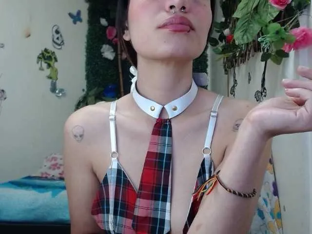 Live sex webcam photo for ReilyMelizza #290400296