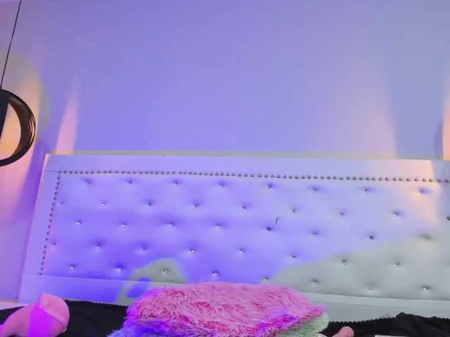 Live sex webcam photo for ReinaCuellar #288051660