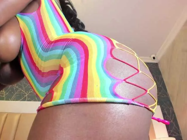 Live sex webcam photo for ReinaMiah #291744749