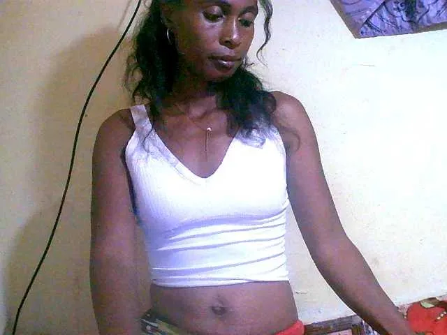 Live sex webcam photo for Reine2delice #291118928