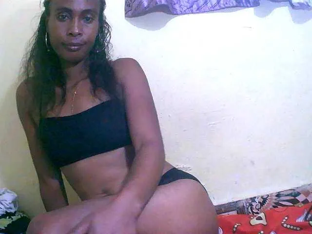 Live sex webcam photo for Reine2delice #291152188