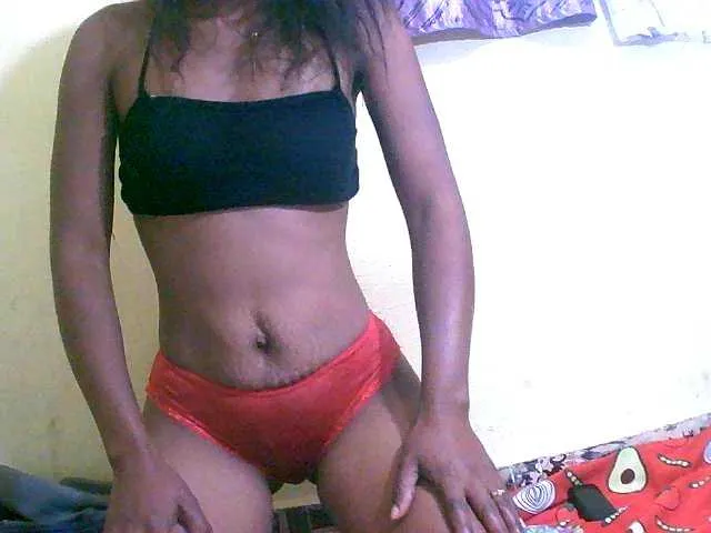 Live sex webcam photo for Reine2delice #291159800