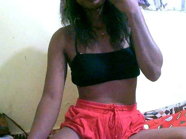 Live sex webcam photo for Reine2delice #291167396