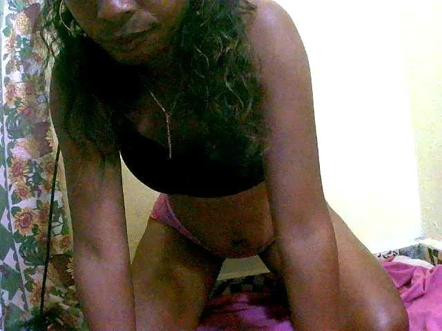 Live sex webcam photo for Reine2delice #291285185