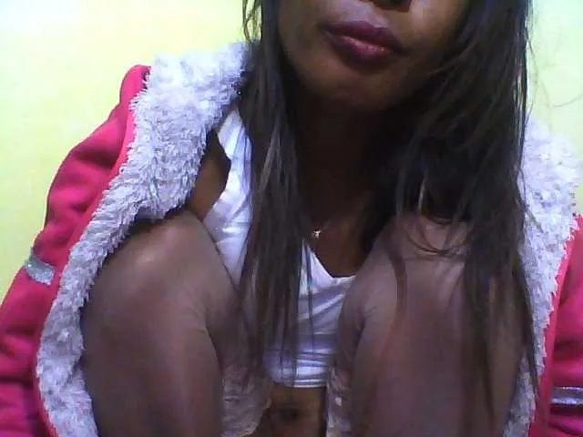 Live sex webcam photo for Reine2delice #291442775