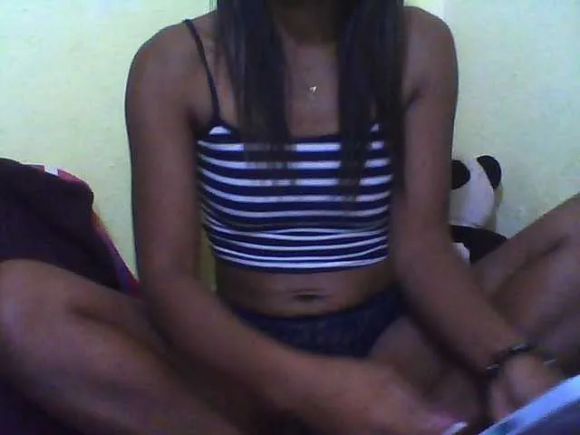 Live sex webcam photo for Reine2delice #291458686