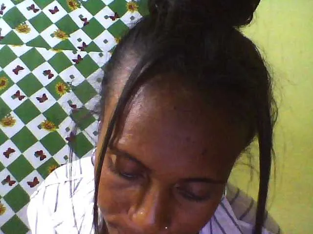 Live sex webcam photo for Reine2delice #291579560