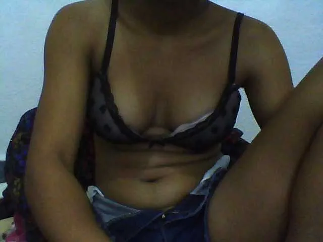 Live sex webcam photo for Reine2delice #292248642