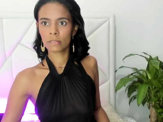 Live sex webcam photo for Remy-26 #273360300