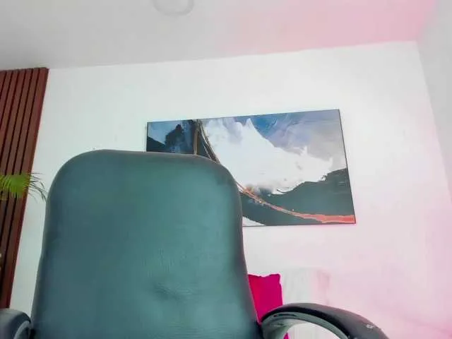 Live sex webcam photo for Renata-Saenz #291152063