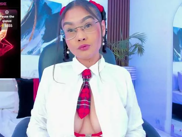 Live sex webcam photo for Renata-Saenz #291375546