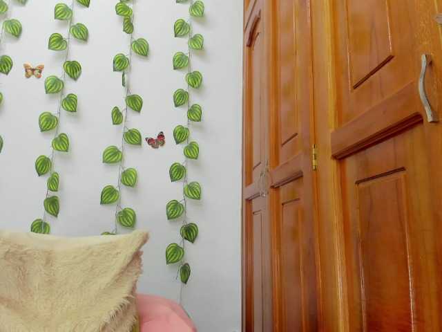 Live sex webcam photo for Renatta-sx #271990065