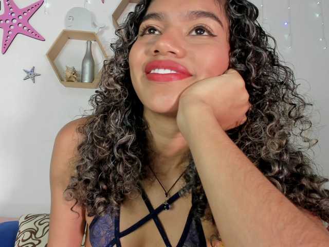 Live sex webcam photo for Renatta-sx #273803467