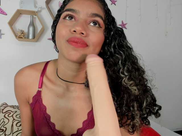 Live sex webcam photo for Renatta-sx #273948262