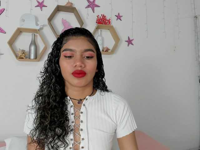 Live sex webcam photo for Renatta-sx #273968176