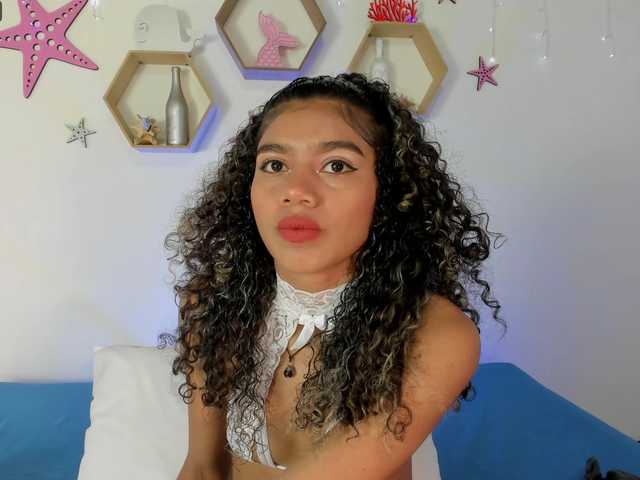 Live sex webcam photo for Renatta-sx #273979537