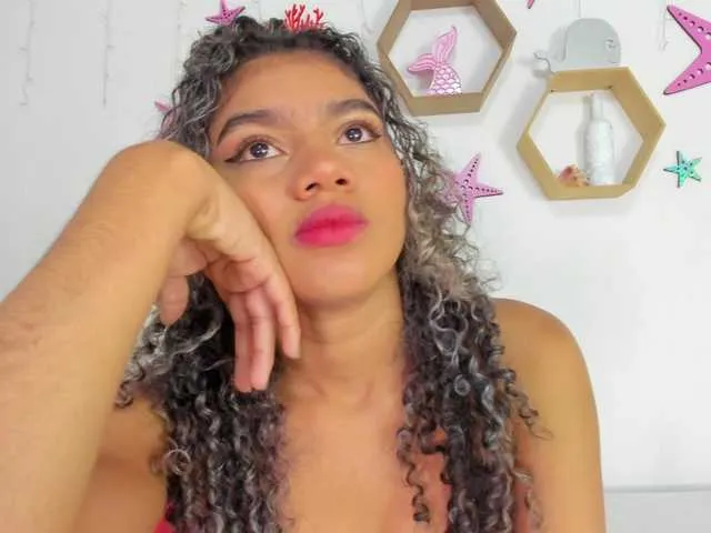 Live sex webcam photo for Renatta-sx #275597083