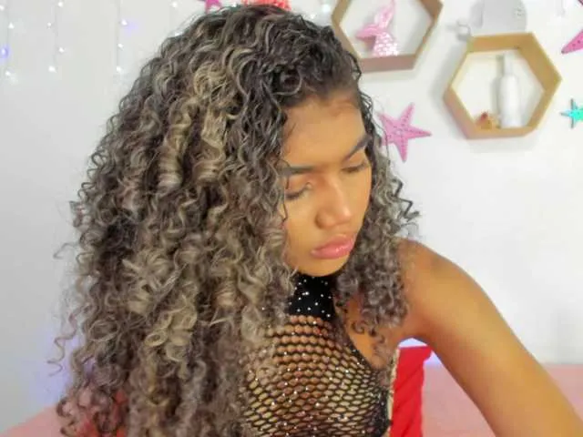 Live sex webcam photo for Renatta-sx #275646605