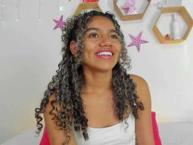 Live sex webcam photo for Renatta-sx #275713923