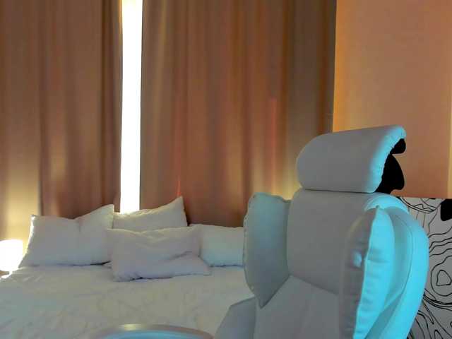 Live sex webcam photo for ReneYolker #291425017