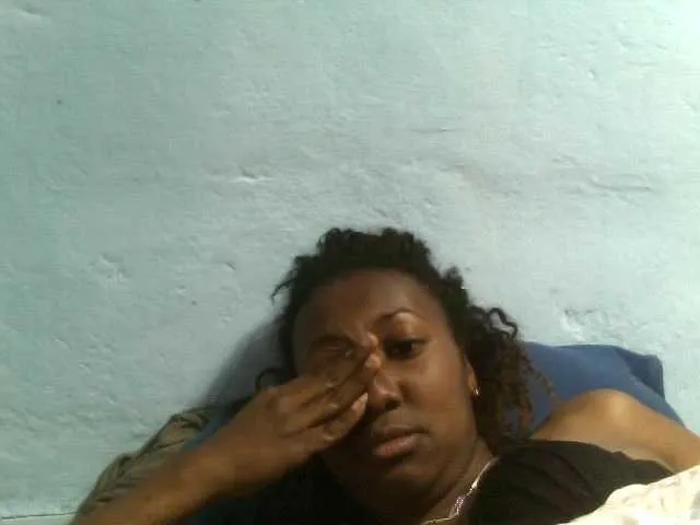 Live sex webcam photo for ReneeGlamour #275070752