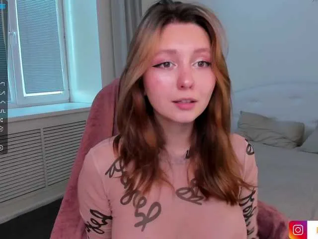 Live sex webcam photo for Renessy #274611327