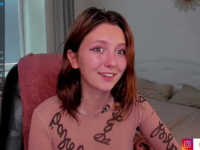 Live sex webcam photo for Renessy #274613536