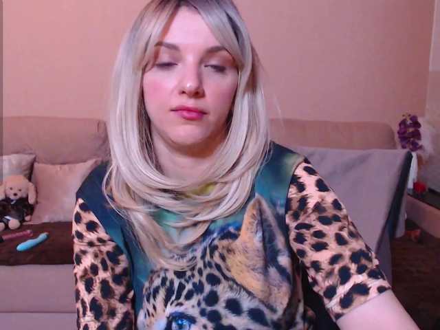 Live sex webcam photo for RennaHart #274634396